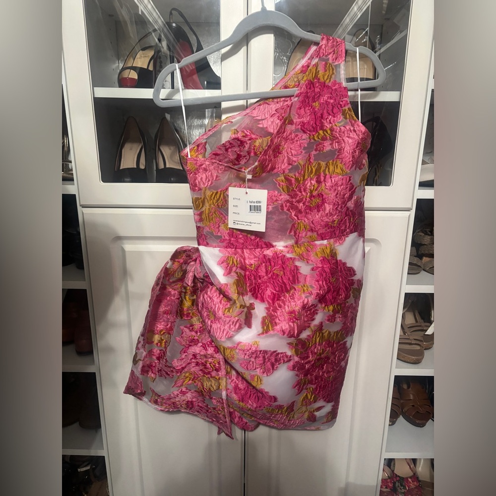 Showpo HAILEY MINI DRESS - ONE SHOULDER DRESS IN PINK FLORAL - Picture 5 of 7